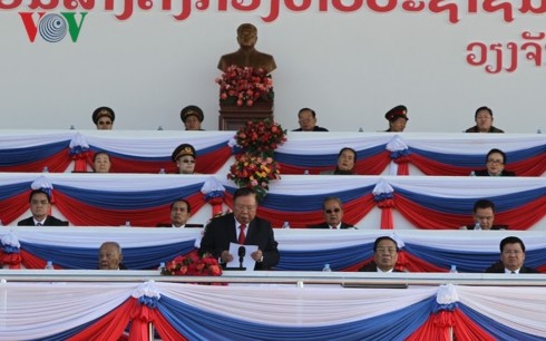 Rapat umum memperingati ultah ke-70 Berdirinya Tentara Rakyat  Laos - ảnh 1