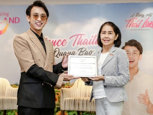 Bertemu dengan Quang Bao- Duta Wisata Thailand tahun 2019 di Vietnam - ảnh 1