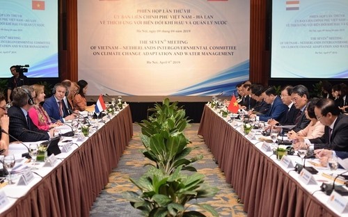 Deputi PM, Trinh Dinh Dung: Adaptasai dengan  perubahan iklim - pilar hubungan Vietnam-Belanda - ảnh 1