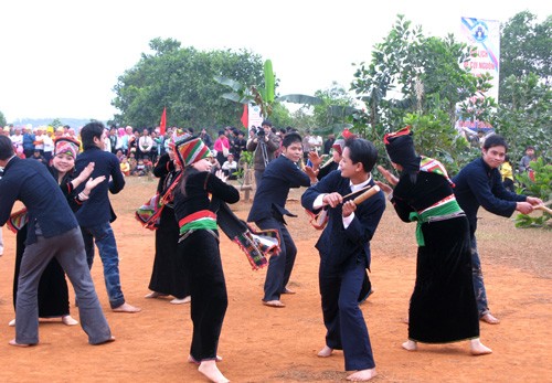 Traditional dances of Kho Mu people - ảnh 1
