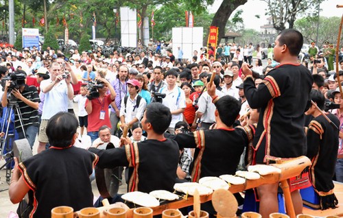 Hue festival's percussion performance  - ảnh 2