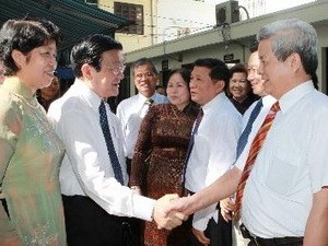President meets with Vietnam Elderly Association  - ảnh 1