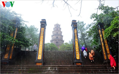 Hue imperial city in the rain  - ảnh 5