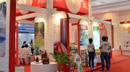 Vietnam participates in Cambodia exhibition  - ảnh 1