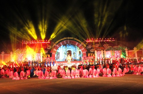 Hung Temple festival underway - ảnh 2