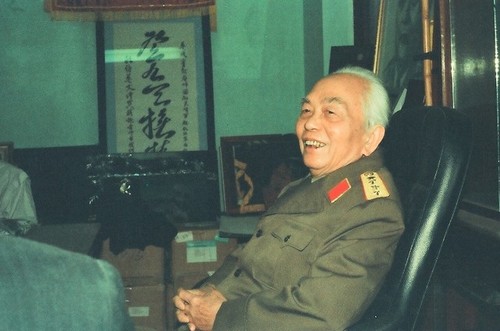 Emotional photos of General Vo Nguyen Giap taken by Tran Hong  - ảnh 3
