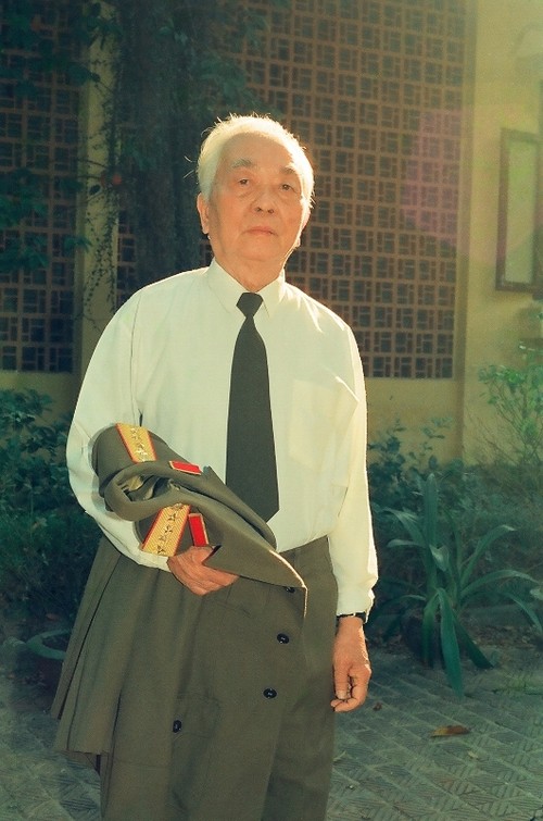 Emotional photos of General Vo Nguyen Giap taken by Tran Hong  - ảnh 7