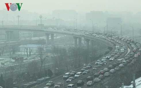 Beijing fights air pollution  - ảnh 1