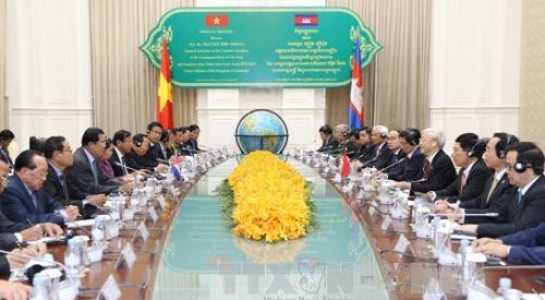 Joint declaration on strengthening Vietnam-Cambodia friendship, cooperation  - ảnh 1