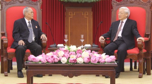 Party leader: Vietnam gives top priority to developing ties with Cambodia - ảnh 1