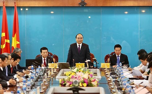 PM works with Ministry of Information and Communications - ảnh 1