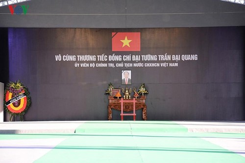Vietnamese mourn President Tran Dai Quang  - ảnh 1