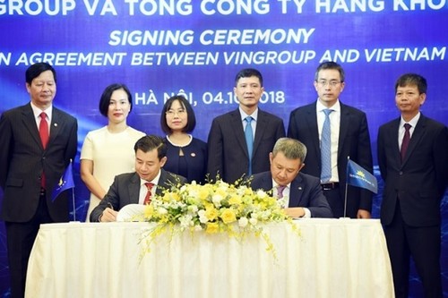 Vietnam Airlines, Vingroup cooperate in combined aviation, tourism products - ảnh 1