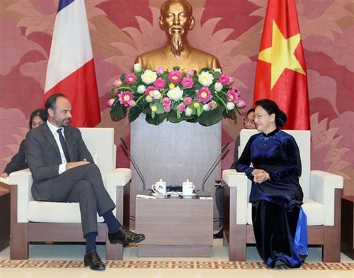 National Assembly Chairwoman meets French Prime Minister - ảnh 1