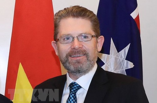 Australian Senate President begins official visit to Vietnam  - ảnh 1