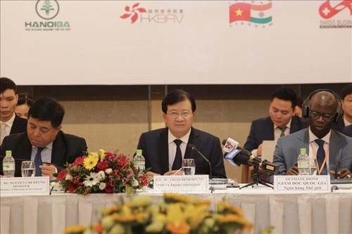 Midterm Vietnam Business Forum promotes private sector development - ảnh 1