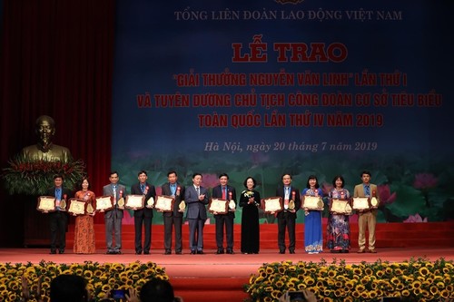 Senior Party official calls for higher role of trade union organizations  - ảnh 1