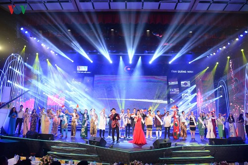 ASEAN+3 pop singing contest closes, Malaysian singer wins  - ảnh 1