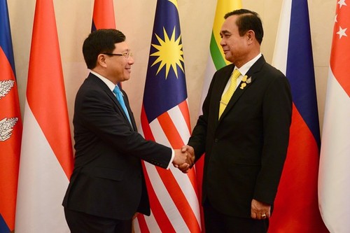 Vietnam pledges to enhance ASEAN’s consensus and cohesion  - ảnh 1