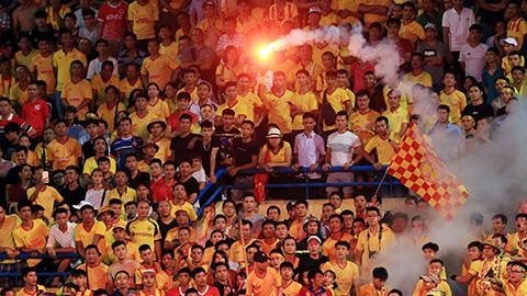 Hanoi FC apologizes for flare shooting incident - ảnh 1