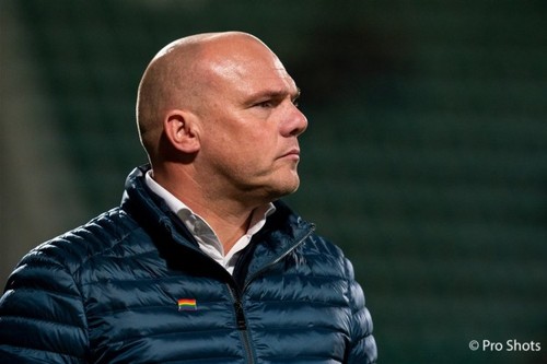 Heerenveen coach reveals why Van Hau was sidelined - ảnh 1