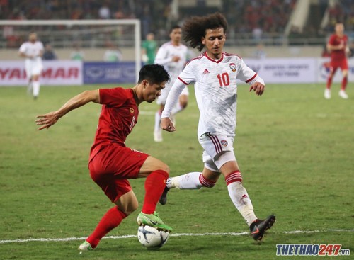 UAE midfielder criticizes Bert van Marwijk for defeat against Vietnam  - ảnh 1