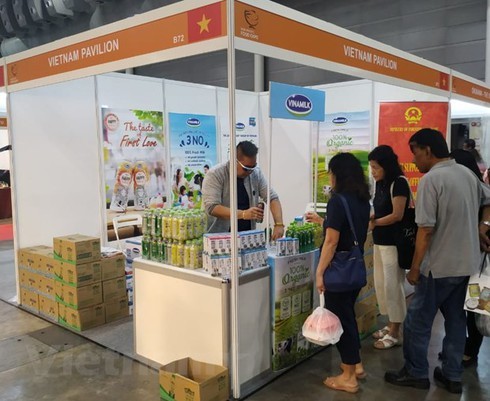 Vietnam attends Asia-Pacific Food Expo in Singapore - ảnh 1