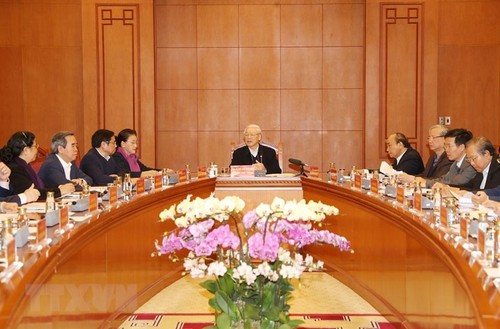 Party leader and President chairs meeting on documents of 13th National Party Congress - ảnh 1