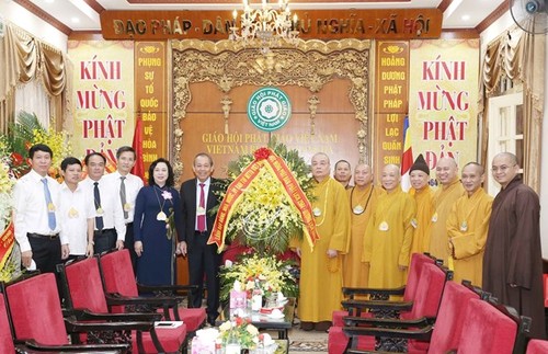 Deputy PM extends congratulations on Buddha’s birthday - ảnh 1