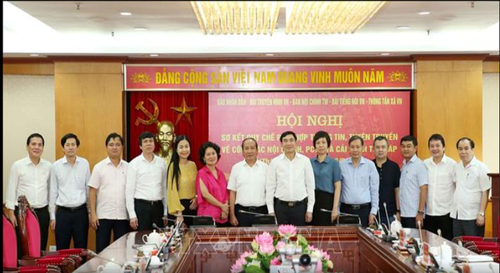VOV effectively reports on anti-corruption solutions - ảnh 1