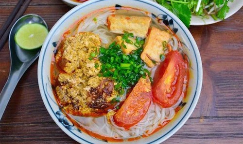 Crab paste vermicelli soup satisfies the palate  - ảnh 1