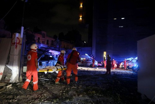 Vietnam wants families of Lebanon explosion victims to soon stabilize their lives - ảnh 1