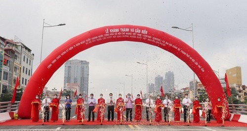 Flyover inaugurated in Hanoi’s Cau Giay district - ảnh 1