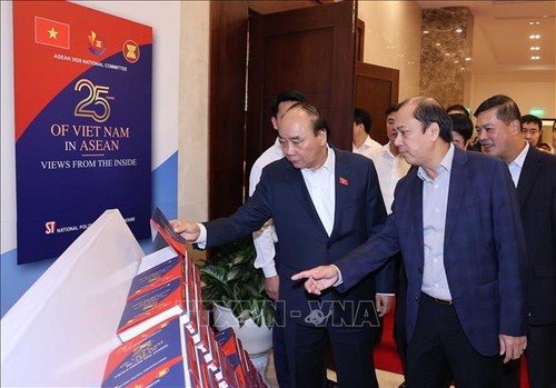 Prime Minister inspects preparations for ASEAN Summit - ảnh 1