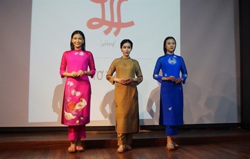 Traditional Ao dai preserved and promoted today - ảnh 1