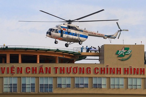 Helipad of military hospital begins operation in Ho Chi Minh city - ảnh 1