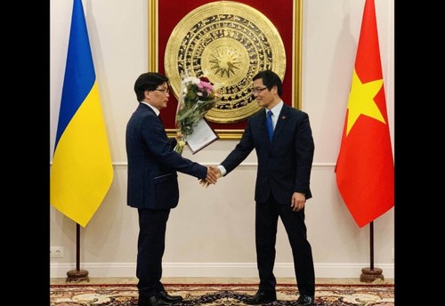 Nguyen Van Khanh named Honorary Consul of Vietnam in Ukraine’s Odessa  - ảnh 1