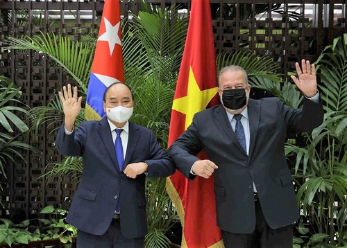 President Nguyen Xuan Phuc meets Cuban Prime Minister in Havana - ảnh 1