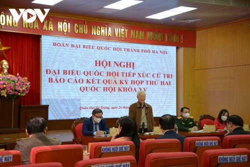 Party leader meets voters in three districts of Hanoi  - ảnh 1