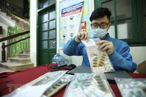 Vietnam records 125,600 cases of COVID-19 on Friday  - ảnh 1