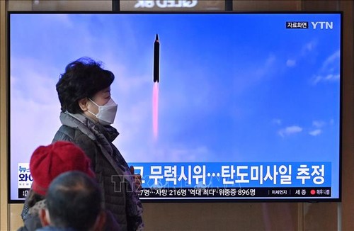South Korea, US pledge cooperation in response to North Korea's missile launches - ảnh 1