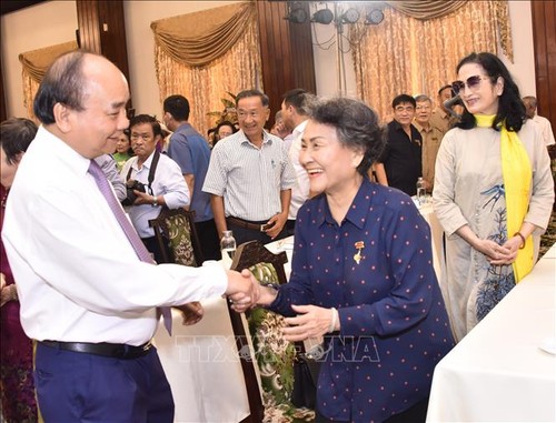 President meets alumni of Southern School in the North - ảnh 1
