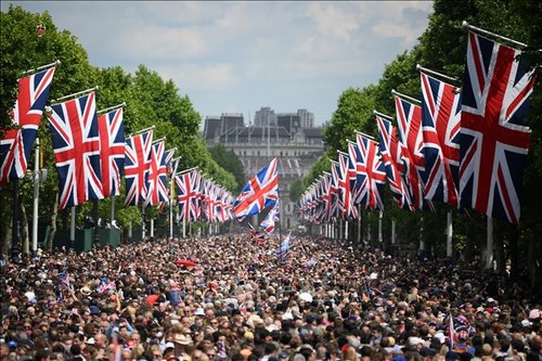 Britain wraps up four days of Queen Elizabeth’s Platinum Jubilee  - ảnh 1