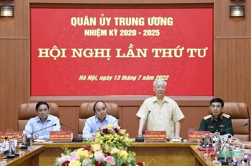 Party chief chairs Central Military Commission’s mid-year review meeting - ảnh 1