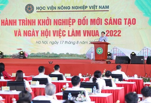 PM urges for experience-innovation combination to develop agriculture - ảnh 1