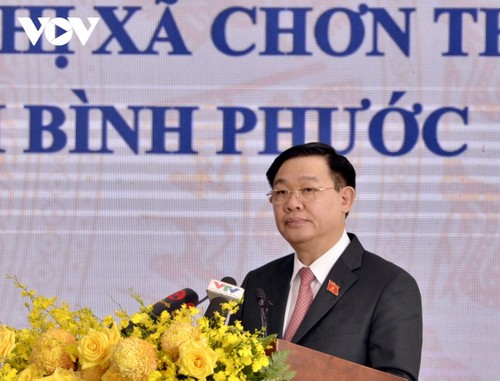 NA Chairman asks Chon Thanh to affirm its role as key industrial center of Binh Phuoc  - ảnh 2