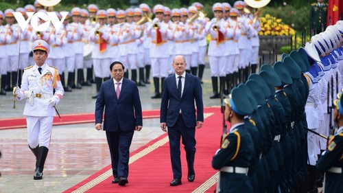 Vietnam, Germany agree to advance all-round cooperation  - ảnh 1