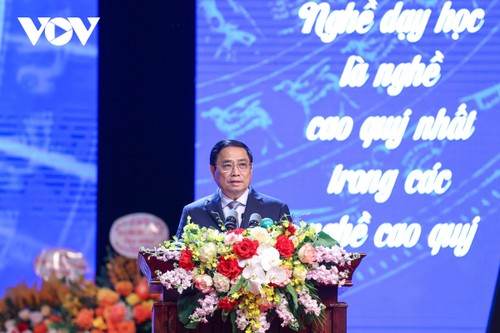 PM honors educators on Vietnam Teachers’ Day  - ảnh 1