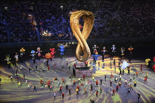 World Cup 2022 kicks off with 20-minute extravaganza  - ảnh 1
