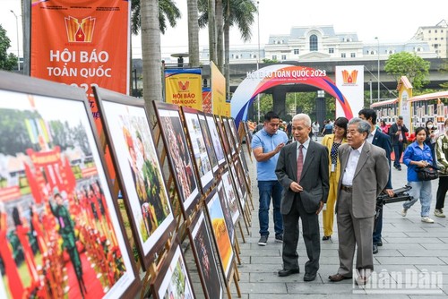 200 newspaper covers featured at National Press Festival  - ảnh 1